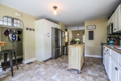 252 E Bridge St Westbrook - 4Kitch