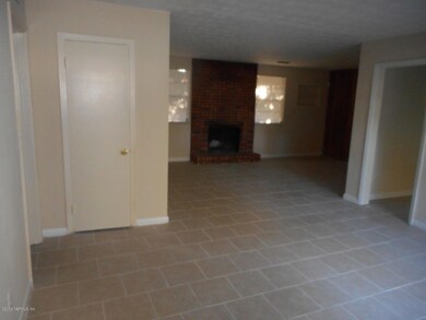 7104 Waikiki Rd, Jacksonville, FL 32216 - photo 3