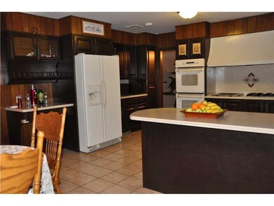 Kitchen. Spacious kitchen with lots of counter spa