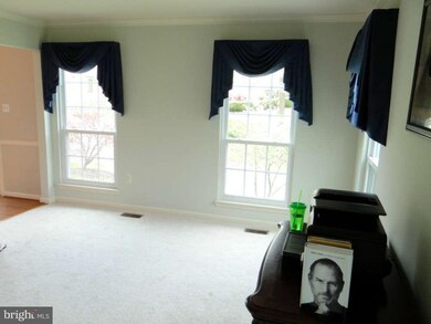 1568 Kingstream Cir, Herndon, VA 20170 - photo 4