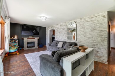 225 N Wentz St, Wapakoneta, OH 45895 - photo 6