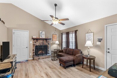 100 Hampton Ct, Jacksonville, NC 28546 - photo 5