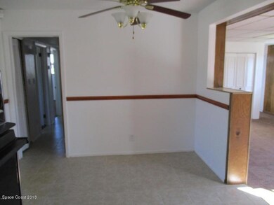 1211 Duke Dining area