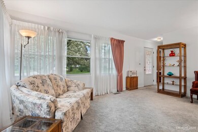 1318 Nelson Cir, Wheaton, IL 60189 - photo 3