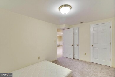 8801 Falls Chapel Way, Potomac, MD 20854 - photo 4