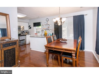 16 Delancy Ct, North Wales, PA 19454 - photo 4