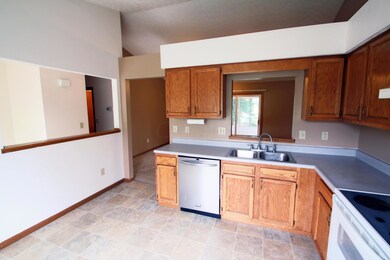 Dine in kitchen