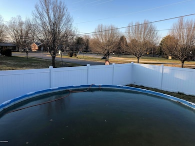 8501 Tiffany Brooke Ct, Louisville, KY 40228 - photo 4