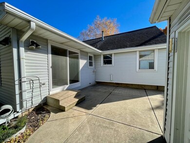 2252 Center St, Green Bay, WI 54304 - photo 3