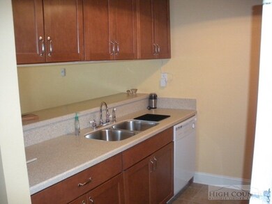 Kitchen 2: Galley Kitchen