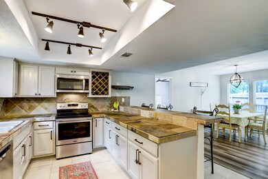 8 S Brook Pebble Ct, Spring, TX 77380 - photo 4