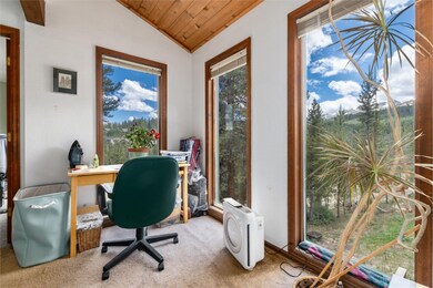 Mountain views are hard to find in the Peak 7 neig