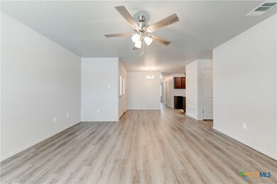 609 Lost Trail unit B, Copperas Cove, TX 76522 - photo 3