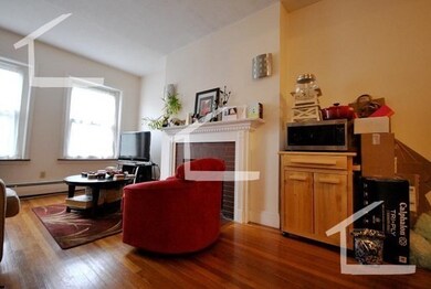 170 Winthrop Rd unit 3, Brookline, MA 02445 - photo 4