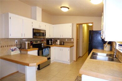 8414 McNiece Dr SE, Yelm, WA 98597 - photo 4