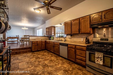 5601 Lee Ln, Farmington, NM 87402 - photo 4