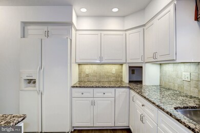 9012 Penn Manor Ct, Springfield, VA 22153 - photo 7