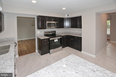 8907 Oldfield Ct, Fort Washington, MD 20744 - photo 6