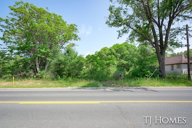 17-web-or-mls-377 E White Lk-17