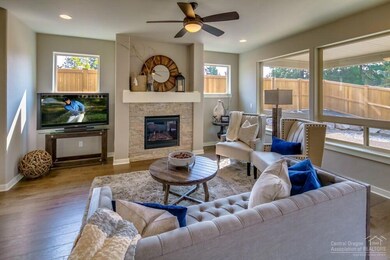 3665 SW Coyote Ln, Redmond, OR 97756 - photo 6