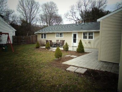 24 Willow Ln, Wynantskill, NY 12198 - photo 4