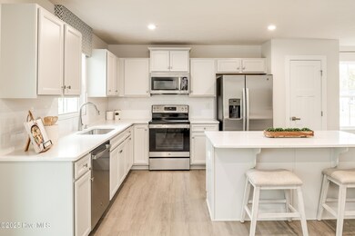 4073 Farmfield Dr, Navassa, NC 28451 - photo 6