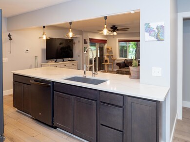 10648 Oakland Dr, Portage, MI 49024 - photo 3