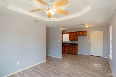 522 W Chaparral St, San Juan, TX 78589 - photo 5