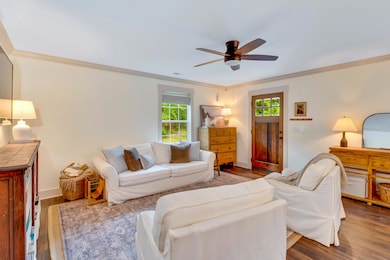 168-Middle-Rd-MLS-Photos-9