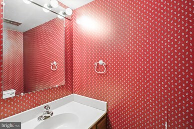 25 Blackburn Ct, Burtonsville, MD 20866 - photo 6