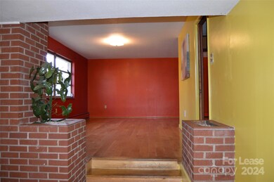 516 S Green St, Statesville, NC 28677 - photo 3