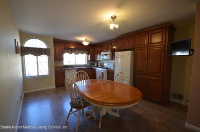 20 Simmons Ln, Staten Island, NY 10314 - photo 3