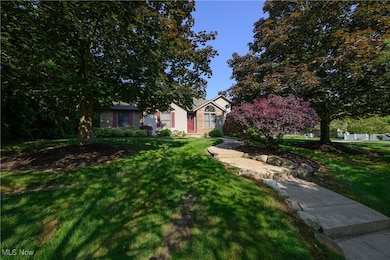 986 S Azalea Blvd, Barberton, OH 44203 - photo 2