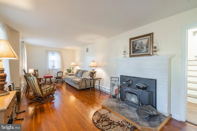 912 Collegeville Rd, Collegeville, PA 19426 - photo 5