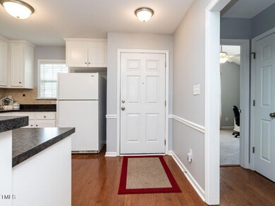 003-1280x960-entry-foyer