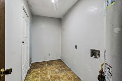 107 Thomas St, Crockett, TX 75835 - photo 4