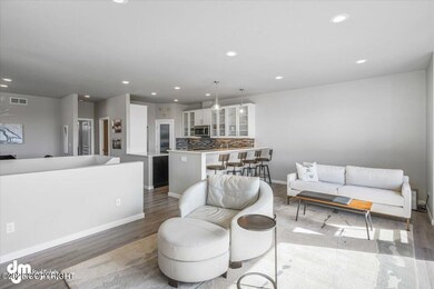 09-Living Room_SLS_-4421