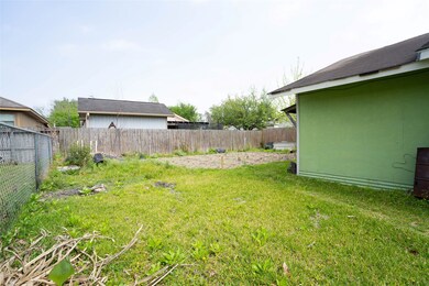 14335 Greenville St, Houston, TX 77015 - photo 2