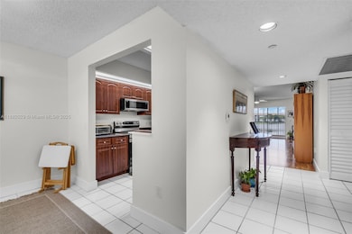 13800 SW 5th Ct unit 203M, Pembroke Pines, FL 33027 - photo 4