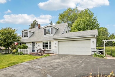 2-web-or-mls-W Edinbourgh Dr-2805-002