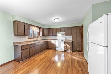 314 Center St, Oconto, WI 54153 - photo 3