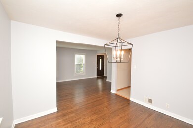 744 Norfolk Ave, Westchester, IL 60154 - photo 3