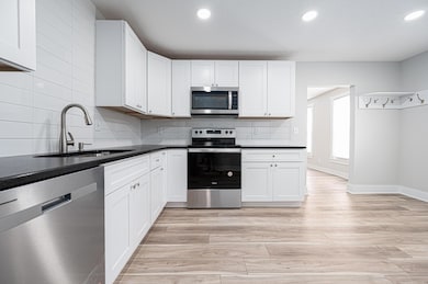 861 sheridan ave 018