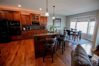 6320 SW 42nd Cir, Topeka, KS 66610 - photo 6