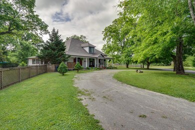 Located off I-65 south, just minutes from the interstate , yet a quite beautiful setting 