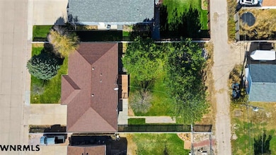 806 Avenue C, Minatare, NE 69356 - photo 3