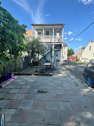 54 Winthrop St, Newark, NJ 07104 - photo 3