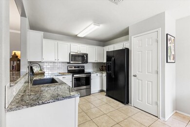 218 Preston Dr, Cleburne, TX 76033 - photo 4