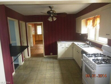 658 Pasadena Ave, Sheffield Lake, OH 44054 - photo 4