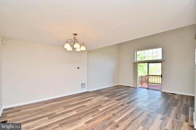9206 Vanfleet Ct, Laurel, MD 20708 - photo 5